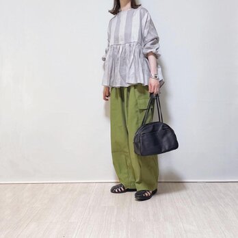 French linen big stripe gather blouse GRAYの画像