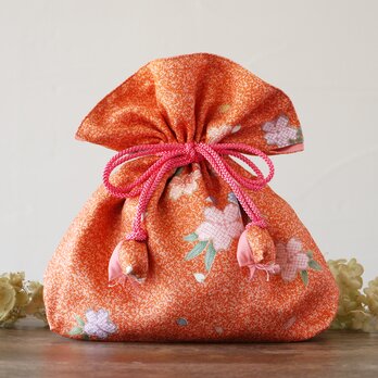 着物　絹　巾着　桜文　幸せを呼ぶFUGURO　中サイズ　プレミアムの画像