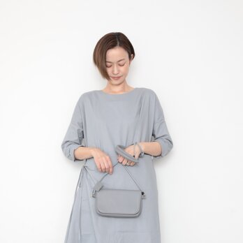 Leather small bag / grayの画像