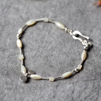 -Mother of pearl・Silver- braceletの画像