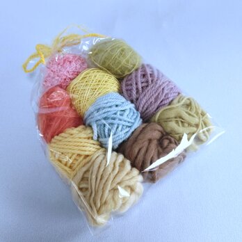 草木染毛糸のお楽しみパック　手染めの毛糸が10種類　手編み、手織り、ダーニング、刺繍やクラフトにもどうぞ