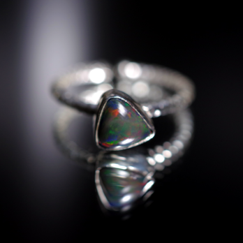 ☆ 新作 ☆『Black Opal』☆の世界でひとつの天然石リングsilver925の画像