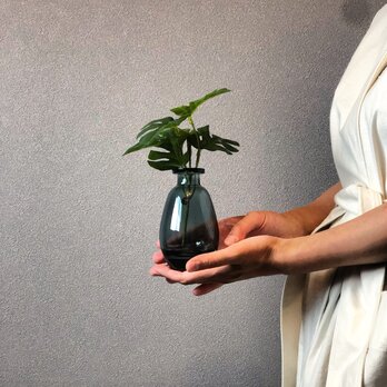 【モンステラ】一輪挿し フェイクグリーン  インテリアグリーン 花瓶 造花の画像