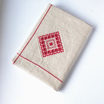 リネンの手刺繍ブックカバー  赤&キナリ  (A5版サイズ)の画像