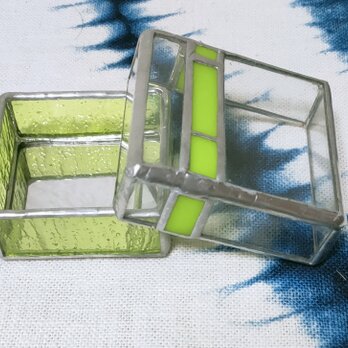 ステンドグラスの小箱（七夕飾り用）の画像