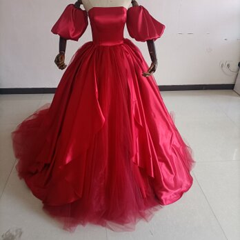 送料無料！カラードレス 赤 パフスリーブ ラッフルフリル 柔らかく重ねたチュールスカート 披露宴/結婚式の画像