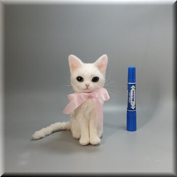 羊毛フェルト　猫　白猫　ねこ　ネコ　猫フィギュアの画像