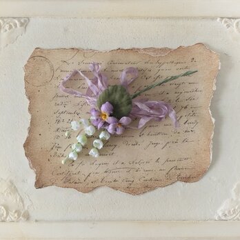 〈染め花〉スズランとスミレとくしゅくしゅリボンのコサージュ(薄紫)の画像