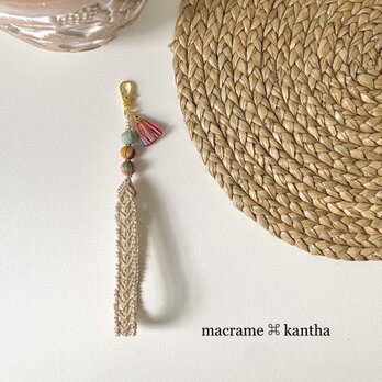 macrame ⌘ kantha カンタビーズマクラメレース　小さなタッセル付きストラップ［デザインD］の画像