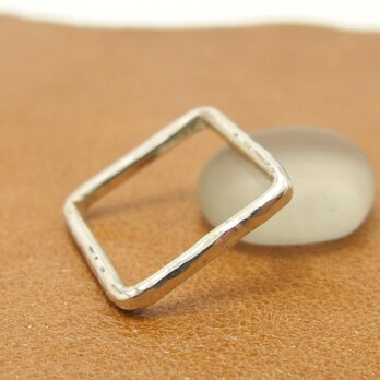シルバーリング　四角　2ミリ幅【silver】四角い指輪　シンプル　プレゼント　着けやすい　カワイイ　シルバーリングの画像