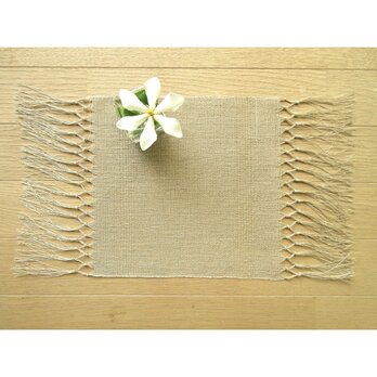 ３）手織り・生成りリネン・花瓶敷の画像