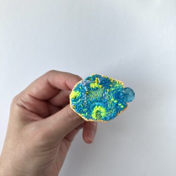 "summer crayon doodle"  夏のクレヨンで描いたみたいな   タカッケイ刺繍ブローチの画像