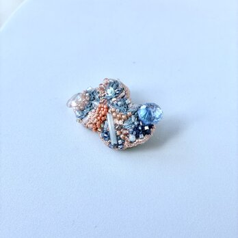 "ukou" 雨香〜pink /blue〜 刺繍ブローチ