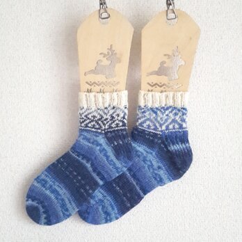 ウールの手編み靴下「フィンランド」の画像