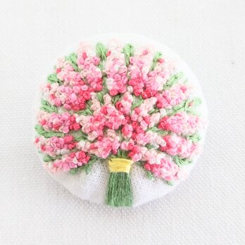 ビビッドピンクの花束　刺繍ブローチの画像