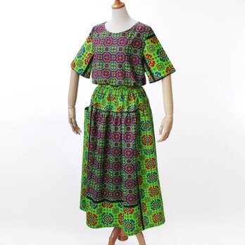 カンガのセットアップ フレアブラウス＆ヨーク・スカート｜アフリカ布 カンガ アフリカンファッションの画像