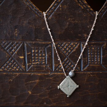 "Robi amulet" braid pendantの画像