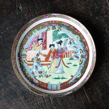 花と蝶と天女◆カラフルで可愛い。中国産　色絵金彩中皿プレート　煎茶　茶器　チャイナレトロの画像
