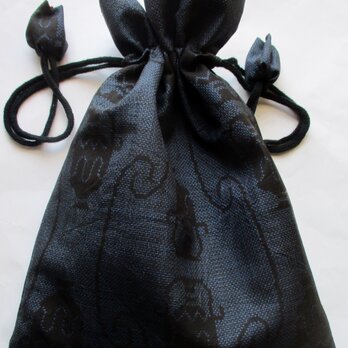 ７１８６　夏大島紬で作った巾着袋　＃送料無料の画像