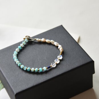 【再販・受注制作】アマゾナイト×レインボームーンストーン×淡水パール・ブレスレット　b0879