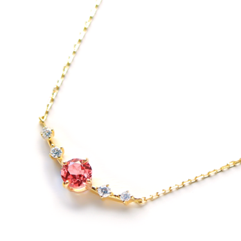 K18 アヤナスピネル(ピンクスピネル) ＆ダイヤモンドのネックレス（ラウンドカット）~Ello Lily~ 8月誕生石の画像