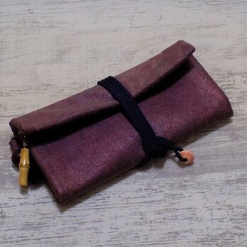 道中財布　ロールバッグ　コットン紬風エンジ色地製　「焼箔赤貝箔」　真綿箔の画像
