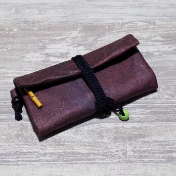 道中財布　ロールバッグ　コットン紬風エンジ色地製　「焼箔赤貝箔」　真綿箔の画像