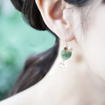 宝石のメロンソーダピアス・エメラルド、真珠、ガーネット　～Jewel Melon Sodaの画像