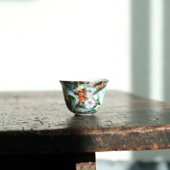 花と山水図◆中国産　色絵金彩小ぶり猪口　茶杯　シノワズリ　チャイナレトロ　カラフル　の画像