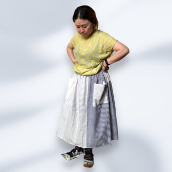 3種のストライプが組み合わさった大きなポケット付きのふんわりシルエットスカートの画像