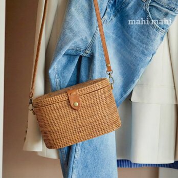 まあるい蓋付きデザイン☆ショルダーかごバッグ♪ショルダーバッグ アタバッグ バリ島　旅行