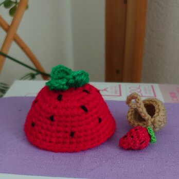 苺の帽子と苺が入った籠（Rちゃんファミリーママさん専用）ページ