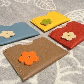 選べる4色　トリヨンの花つきカードケースの画像