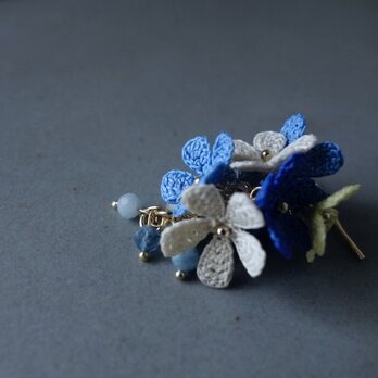 bouquet of blue flower mixの画像