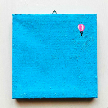 アートパネル「青空にピンクと白のストライプ気球」原画・油彩・壁掛け・10㎝角の画像