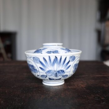 【アウトレット品】線描きで可愛い◇伊万里　花文染付蓋付碗　骨董品　antiques 器　暮らしに。幕末〜明治期の画像