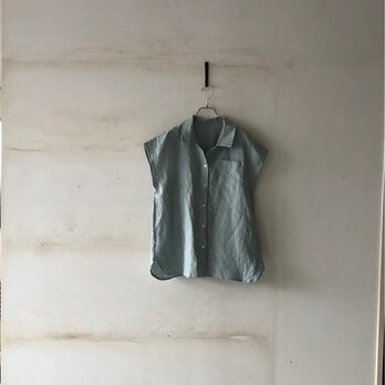 Mint blue シェルボタン　ブラウスの画像