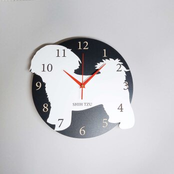 【ラッピング無料】名入れ・文字入れ　ワンちゃん はみ出し壁掛け時計 シーズー　白  静音時計の画像