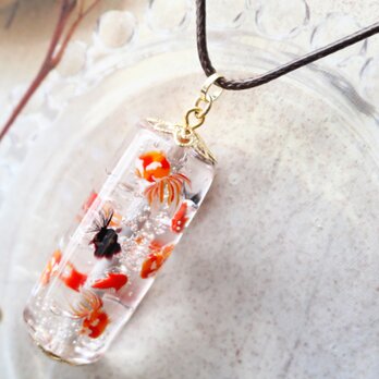 ＊期間限定SALE＊金魚のとんぼ玉　アクアリウムペンダント（ガラス玉）の画像