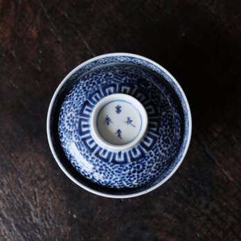 小ぶりでシャープな形◆青で素敵。伊万里　蛸唐草染付蓋付碗　骨董　古美術　antiques　江戸期の画像