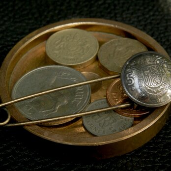 ＃B82 España Coin Broochの画像