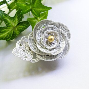 【便利な2way】薔薇のコサージュ兼ヘアアクセサリー シルバー 小の画像