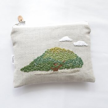 「気になる木」手刺繍ポーチの画像