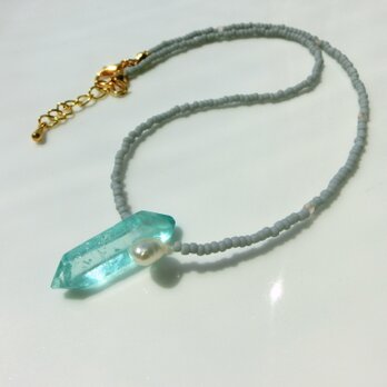 green & pearl necklaceの画像