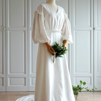 リネンロングスリーブウェディングドレスの画像