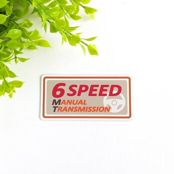 ４.５×９cm【MT車 6速 マグネットステッカー/ベージュレッド】6SPEED ミッション車 マニュアル エンストの画像