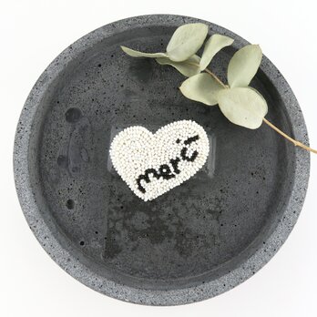 Brooch. ブローチ " Merci. " | 刺繍ブローチ | 仏製ヴィンテージビーズ |の画像