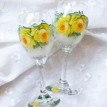 黄色のバラのワイングラス  /  ペアの画像