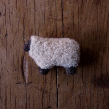 羊ブローチ白巻毛　＊受注製作＊