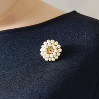 【ブローチ】アンティークレトロなお花・コットンパール系